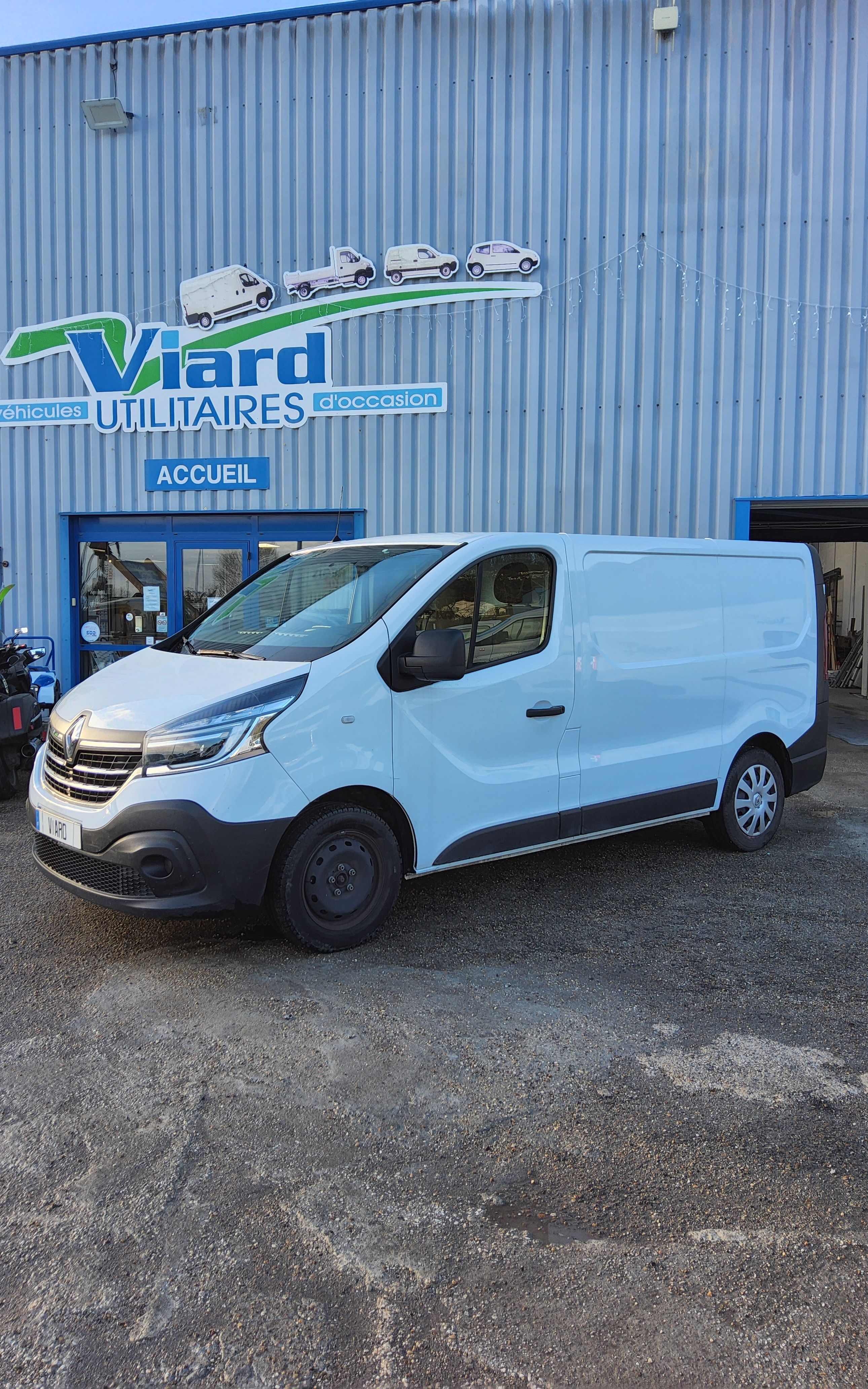 Renault TRAFIC L1H1 1000 2.0 DCI 120CH CONFORT E6